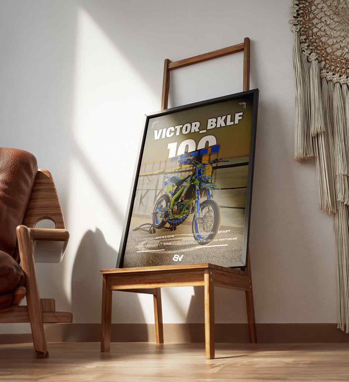 Cadre_sur_chaise_victor_bklf.jpg